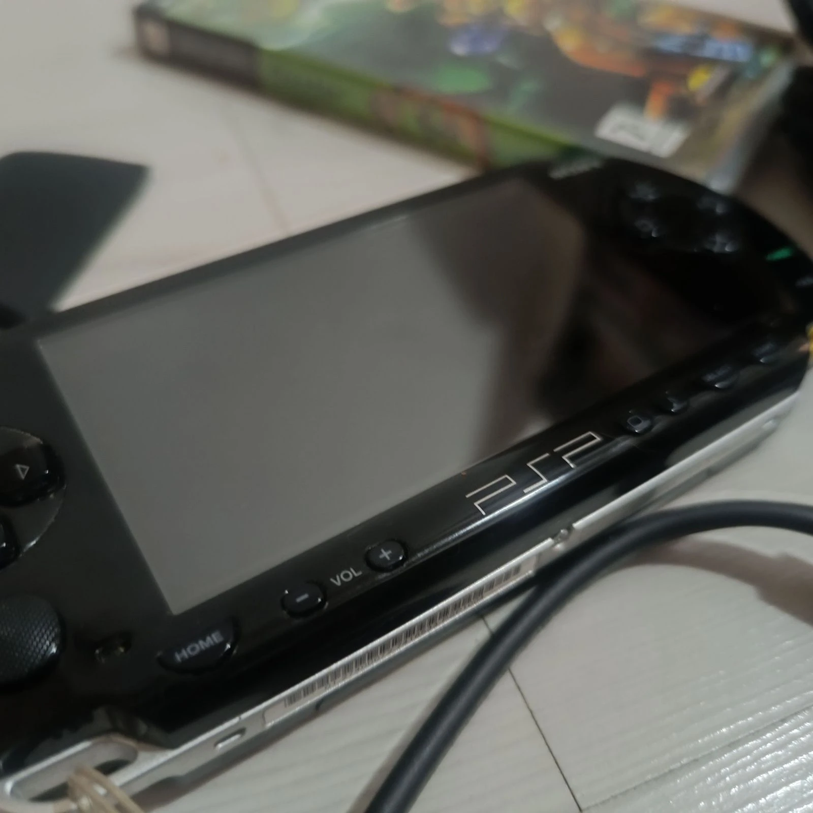 Pack Sony PSP + étui rigide + chargeur d'origine + carte 2 Go + 5 jeux – photo 8